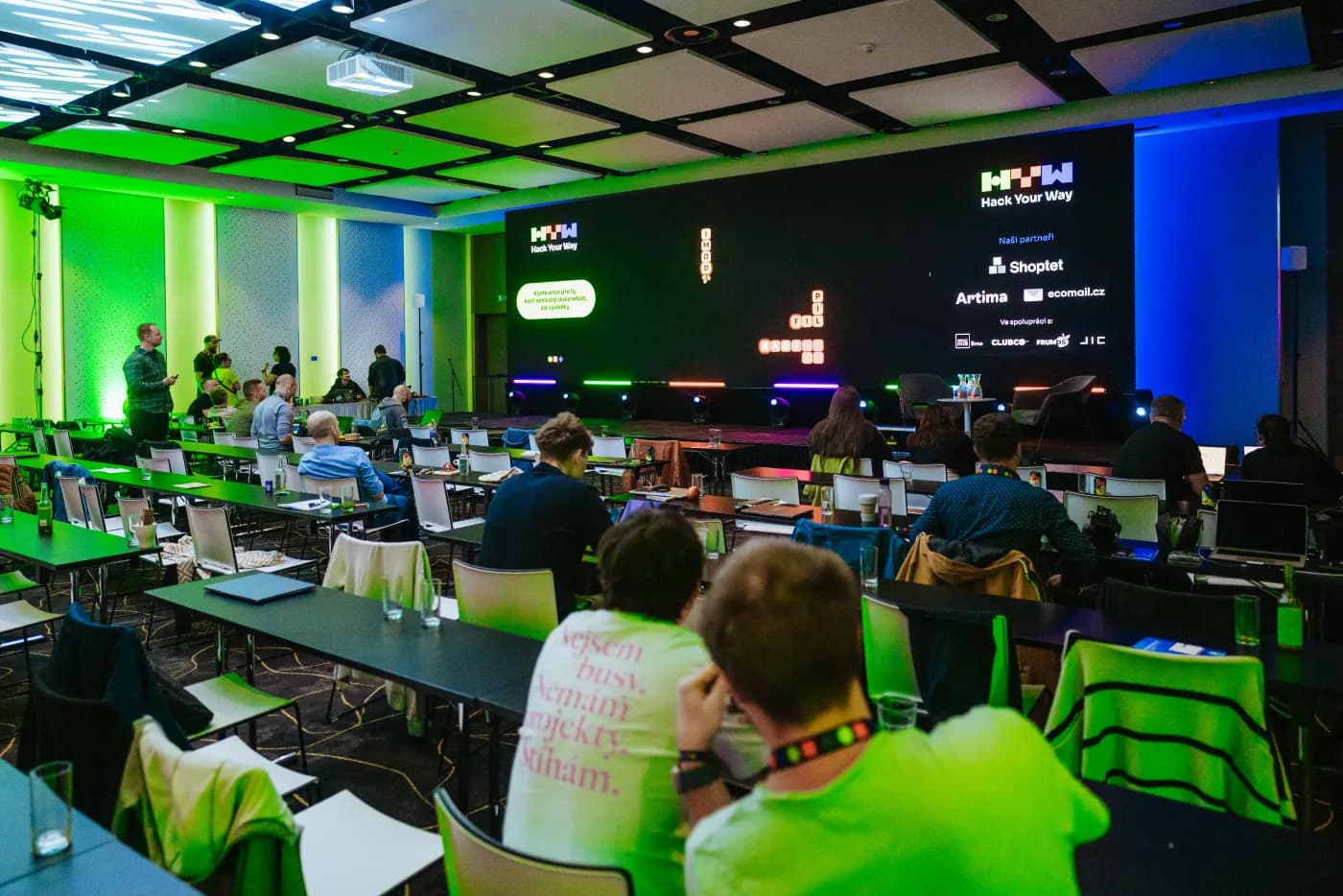 Hywgames: Multiplayer Games for Conferences